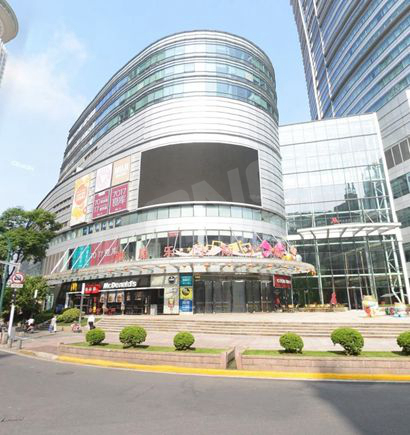 上海雅居（jū）樂國際廣（guǎng）場室外全彩色LED顯示屏（píng）