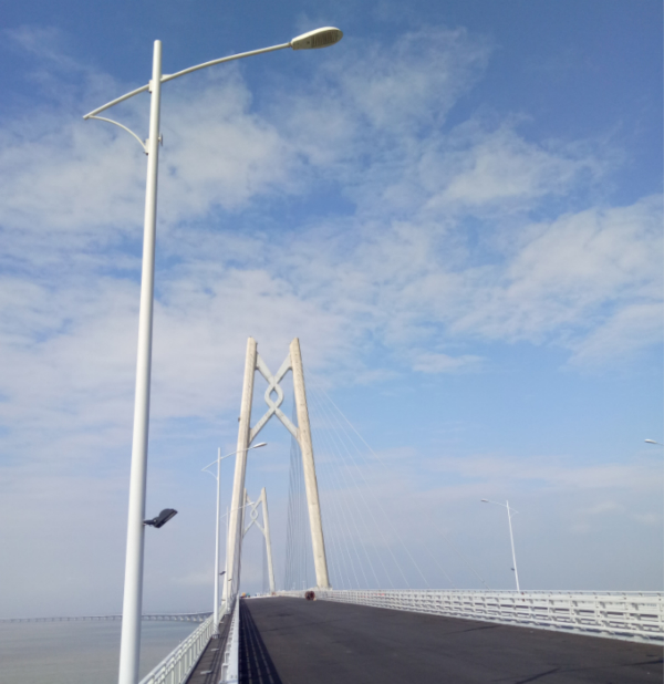 LED陶（táo）瓷模塊（kuài）化路燈（dēng）