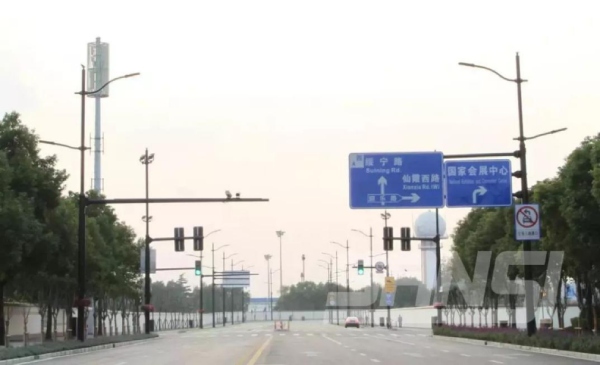 上海（hǎi）進博會多杆合一保（bǎo）障（zhàng）交通安全暢通