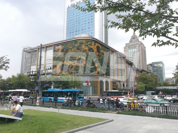 杭州武（wǔ）林銀泰杭百大樓（lóu）LED顯示屏