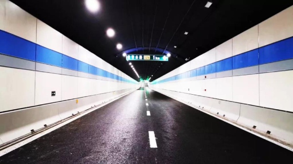 香蕉影视承建諸光路地下通道隧（suì）道照明工程