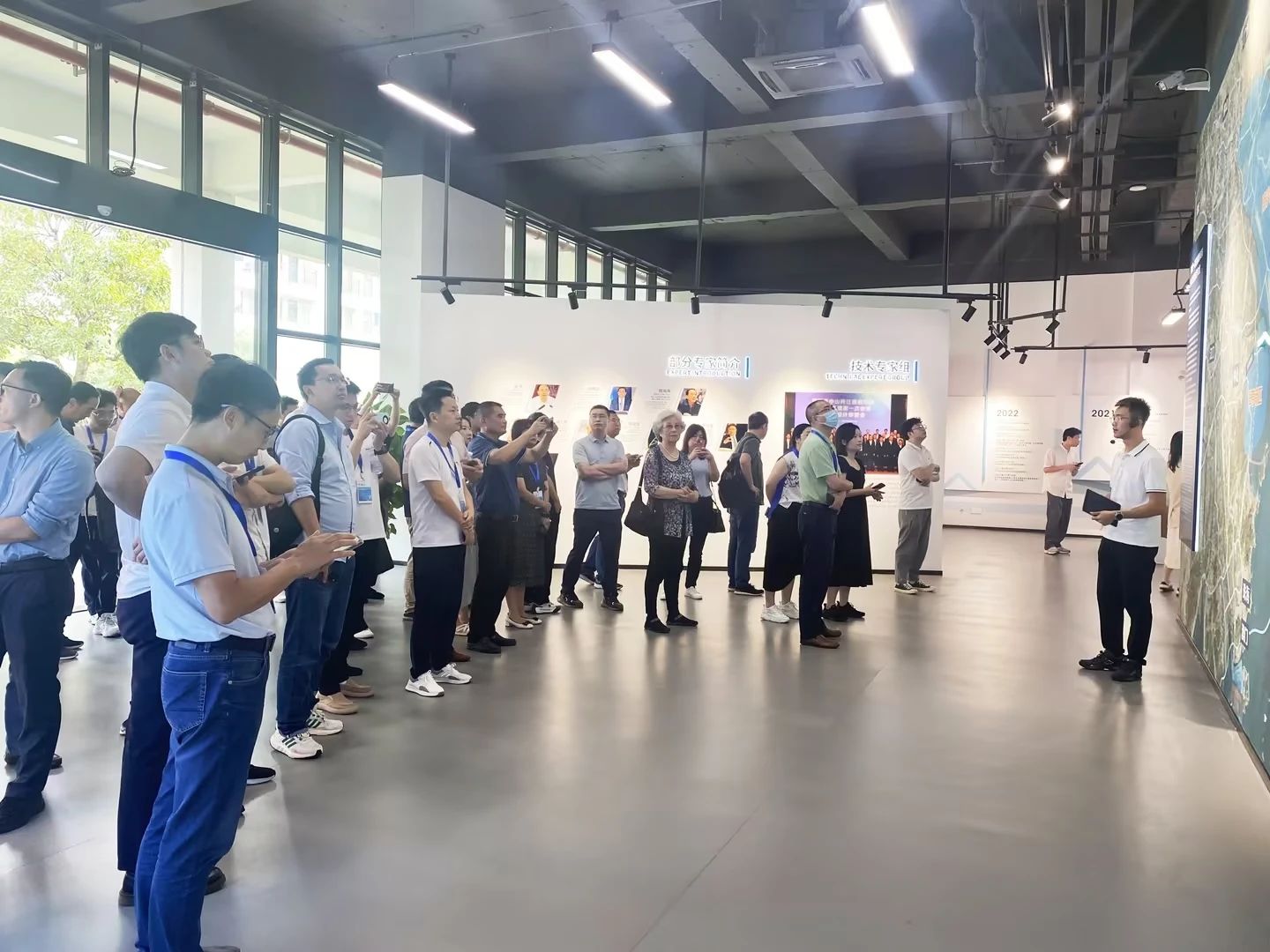 齊聚深中通（tōng）道,全國300餘專家,現（xiàn）場體驗香蕉影视,黑科技