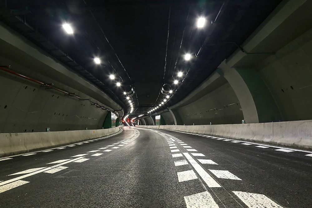 點亮,上海（hǎi）,東西大通道,全國至少,2500條隧道,跟閔行,這家企業,相關