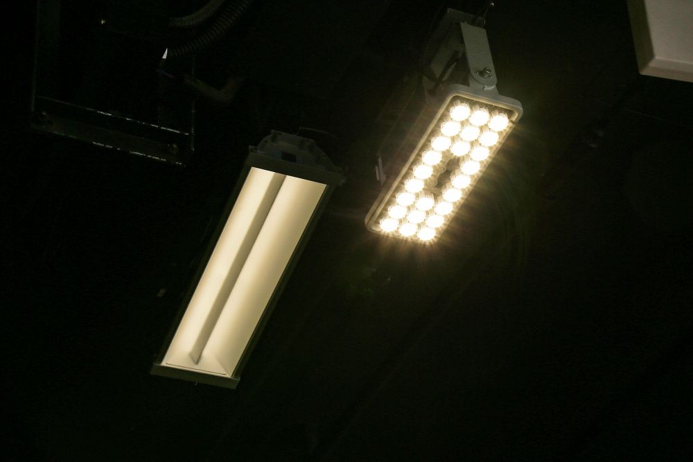 點亮,上海,東（dōng）西大通道,全國至少,2500條隧道,跟閔行,這家企業,相關