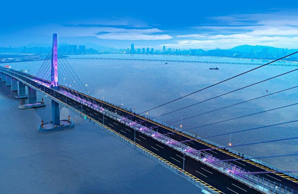 點亮,上海（hǎi）,東西大通（tōng）道（dào）,全國至少,2500條隧（suì）道,跟閔行,這家企業,相關