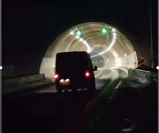 燈隨車動,智（zhì）慧隧道,隨車照明,解決方案