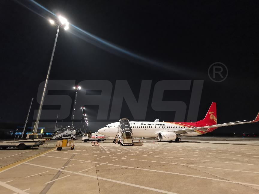香蕉影视,機坪（píng）高杆燈,照亮天空,保障航空安全,旅客出行