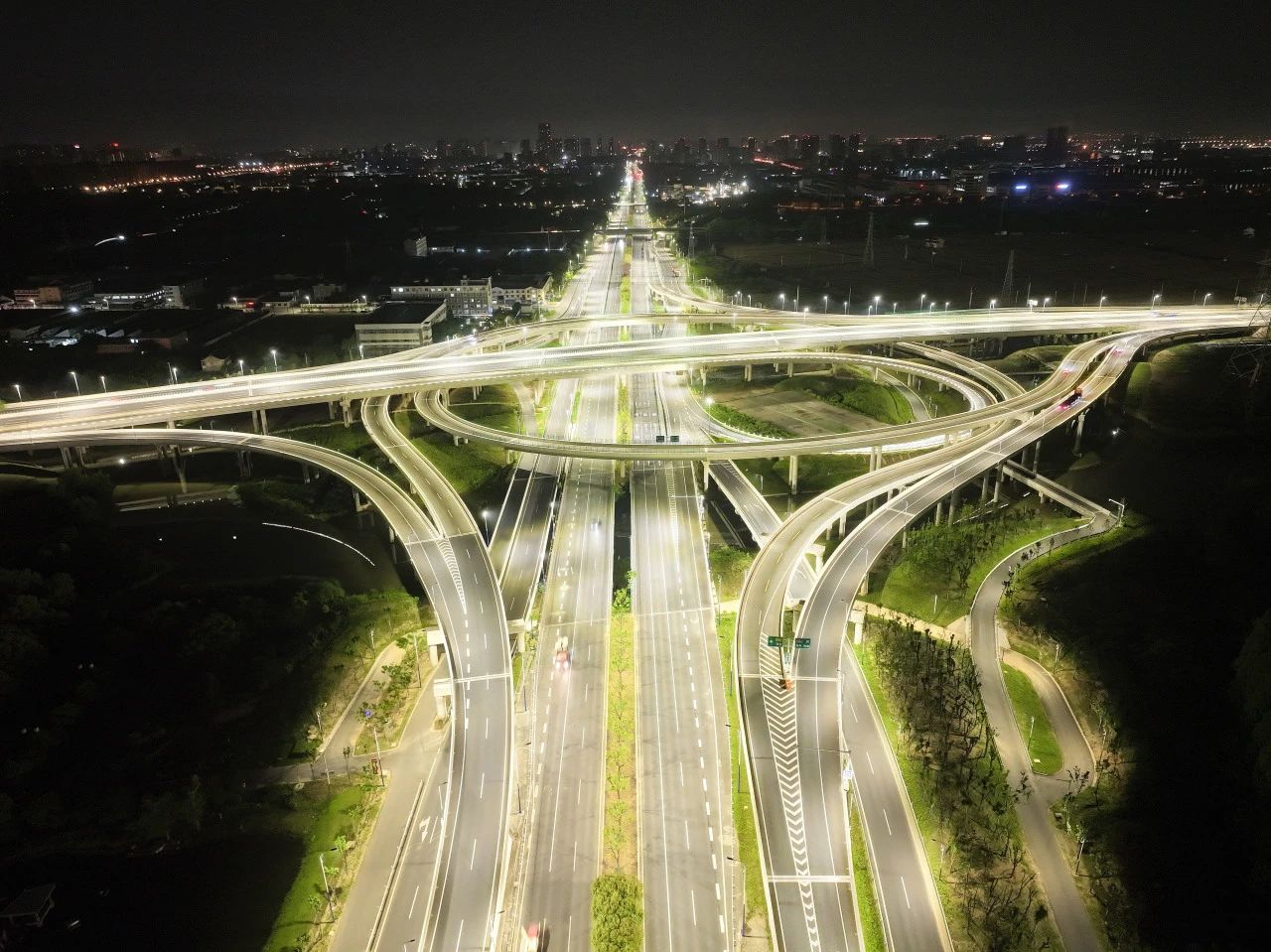 車路協同,模塊上杆,智慧路燈,成為自動駕駛,路側感知,關鍵一環