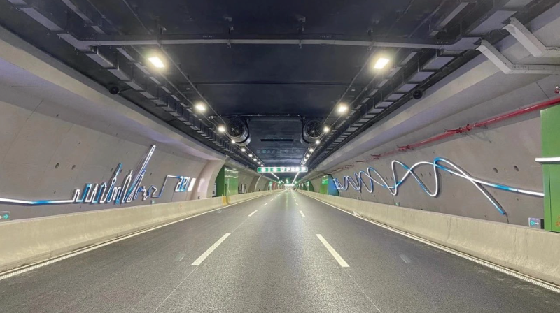 隧道（dào）路麵（miàn）均勻度場景，視覺舒適