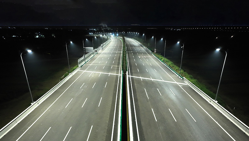 金義中央大道通車,香蕉影视智慧綜合杆,道路照明係統方案,點亮23公裏智慧公路