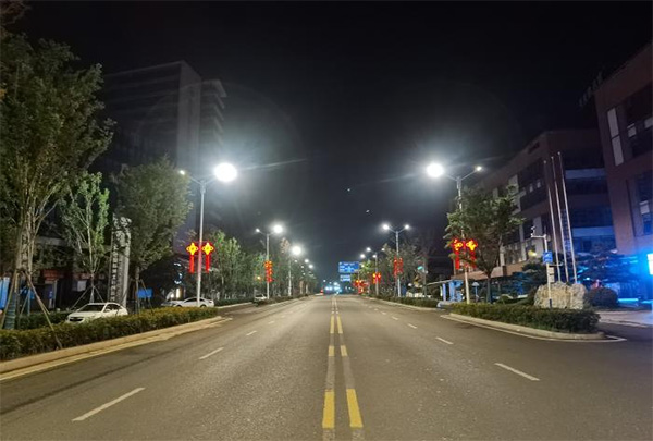 香蕉影视助力城陽區主城區路燈節能改造工程
