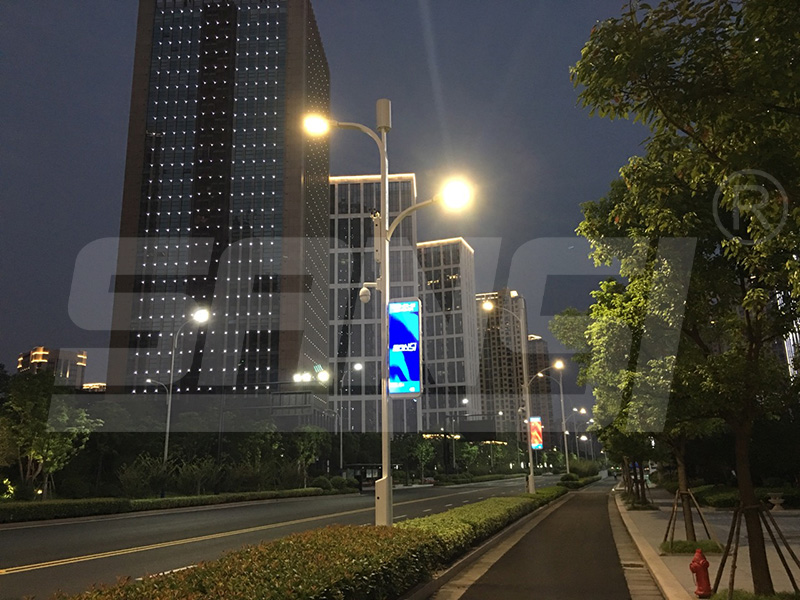 智慧（huì）路燈,更智（zhì）能,更安全,更高效